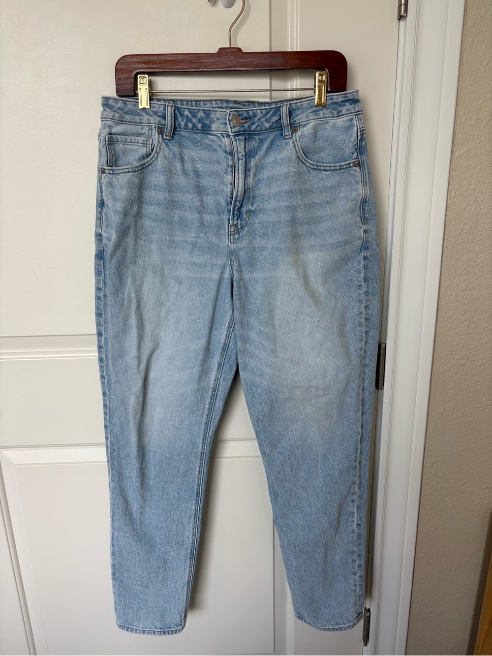 American Eagle Outfitters Light Blue Denim Jeans